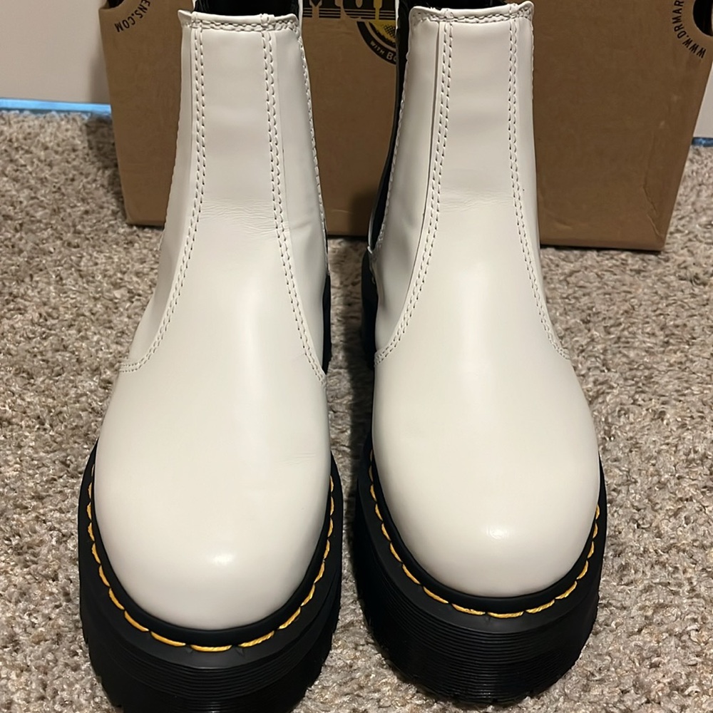 Dr.Martens 2976 Quad Chelsea Boots - Picture 3 of 5